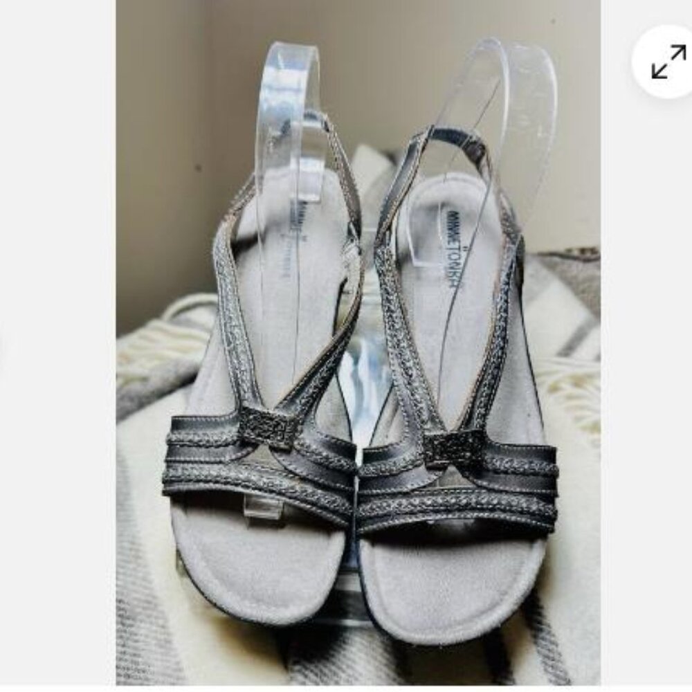 Minnetonka Silverthorne leather Open Toe sandal Pewter grey Womens size 9  Condi